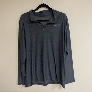 Nike Lightweight Performance Base Layer 1/4 Zip Size XL